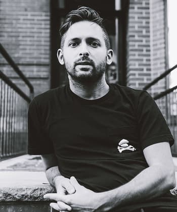 Johnny Cupcakes (Johnny Earle), Founder